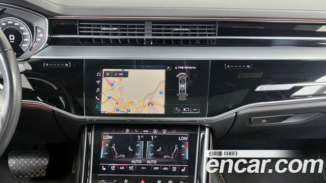Audi A8 2021 — ფოტო 14/20