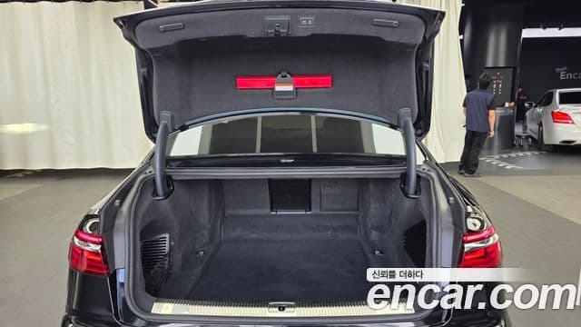 Audi A8 2021 — ფოტო 20/20