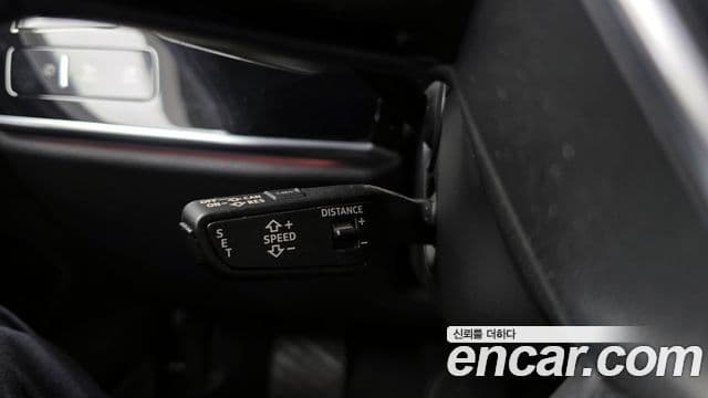 Audi A8 2021 — ფოტო 28/34