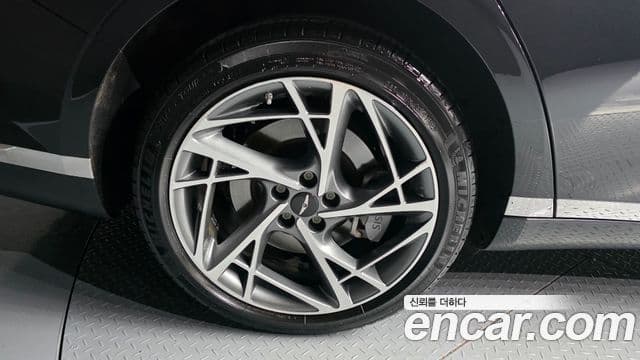 Genesis G90 2023 — ფოტო 5/20