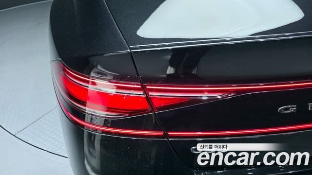 Genesis G90 2023 — ფოტო 28/39