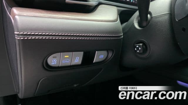 Genesis G90 2023 — ფოტო 35/39