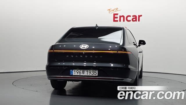 Hyundai Grandeur 2023 — ფოტო 4/20