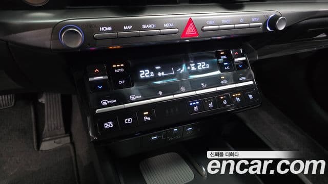 Hyundai Grandeur 2023 — ფოტო 17/20