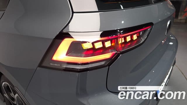 Volkswagen Golf 2025 — Photo 18/30