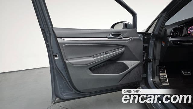 Volkswagen Golf 2025 — Photo 20/30