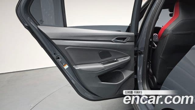 Volkswagen Golf 2025 — Photo 3/30