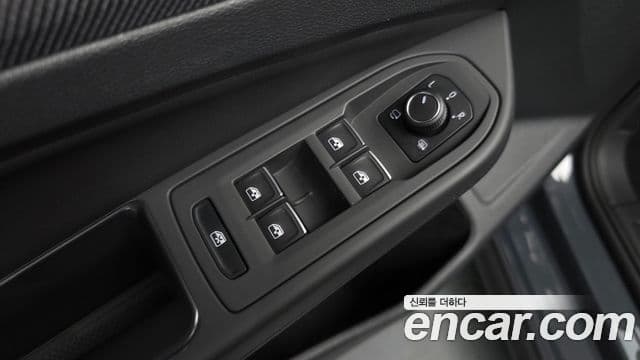 Volkswagen Golf 2025 — Photo 6/30