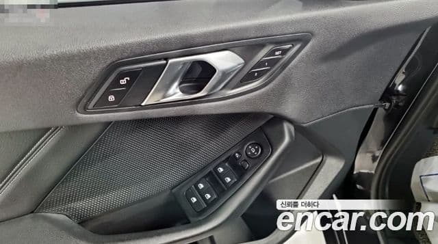 BMW 1 Series 2020 — фото 15 из 18