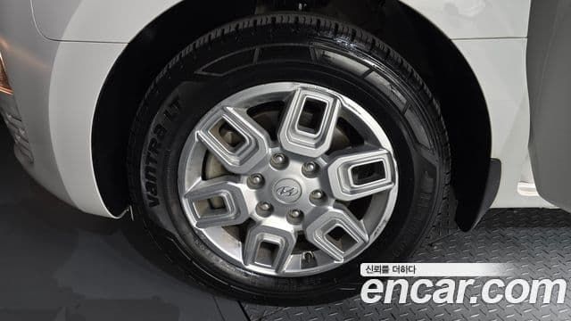 Hyundai Staria 2022 — ფოტო 5/20