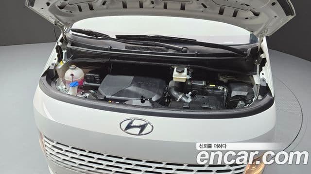 Hyundai Staria 2022 — ფოტო 6/20
