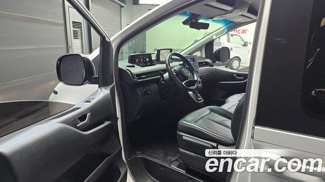 Hyundai Staria 2022 — ფოტო 10/20