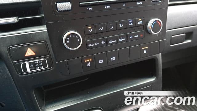 Hyundai Staria 2022 — ფოტო 19/20