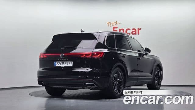 Volkswagen Touareg 2024 — ფოტო 2/20