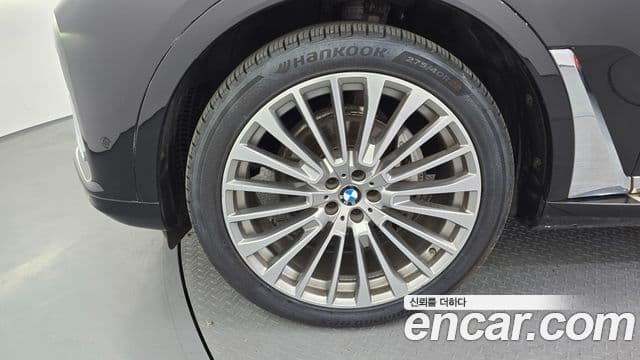 BMW X7 2021 — Photo 13/20