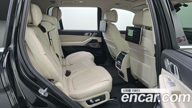 BMW X7 2021 — Photo 18/20