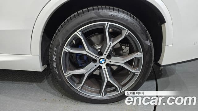 BMW X5 2025 — Photo 1/35