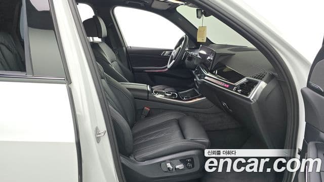 BMW X5 2025 — Photo 28/35
