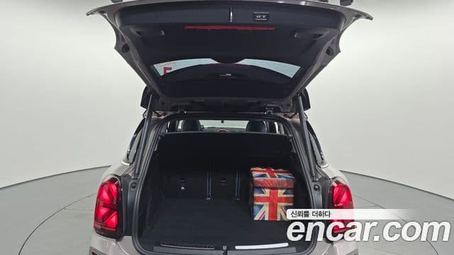 Mini Cooper S Countryman 2022 — Фото 19/20