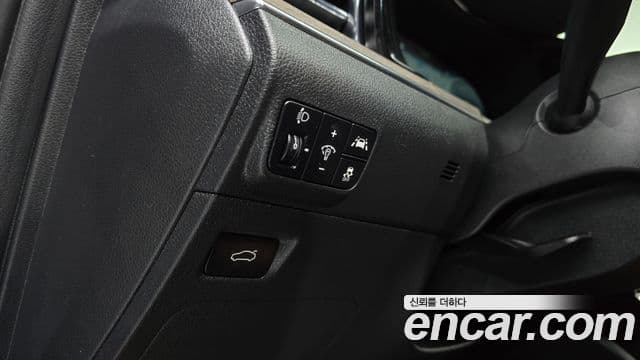 Kia K5 2021 — ფოტო 18/20