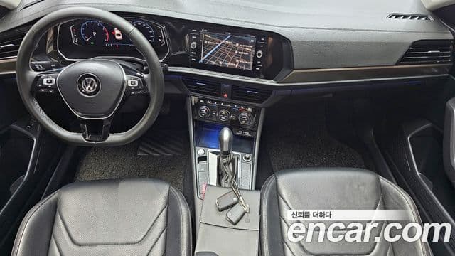 Volkswagen Jetta 2021 — ფოტო 7/20
