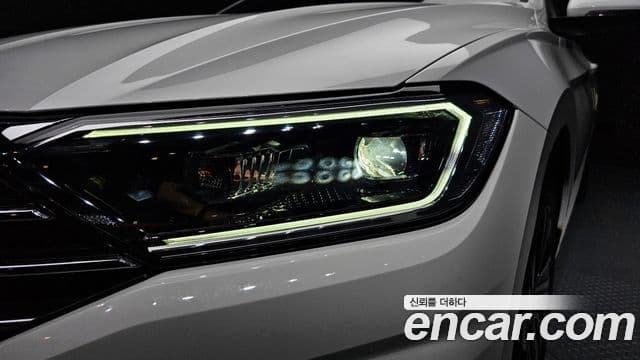 Volkswagen Jetta 2021 — Photo 31/33