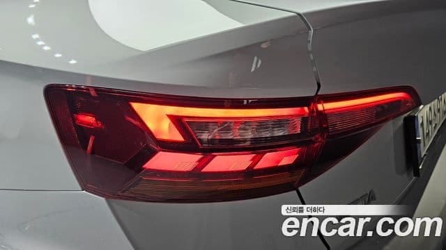 Volkswagen Jetta 2021 — Photo 27/33