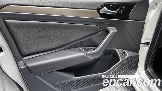 Volkswagen Jetta 2021 — Photo 15/33
