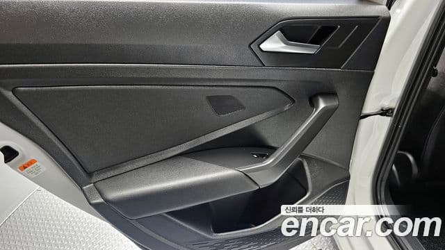Volkswagen Jetta 2021 — Photo 3/33