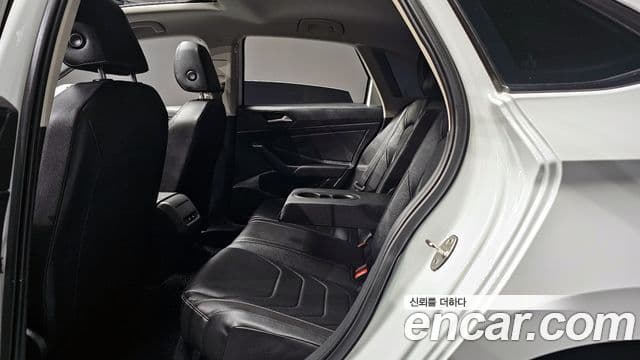 Volkswagen Jetta 2021 — Photo 33/33