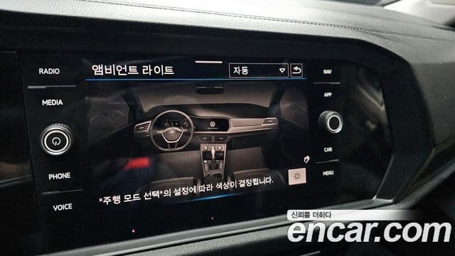 Volkswagen Jetta 2021 — Photo 5/33