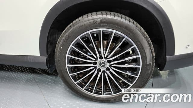 Mercedes-Benz GLC-Class 2025 — Photo 15/33