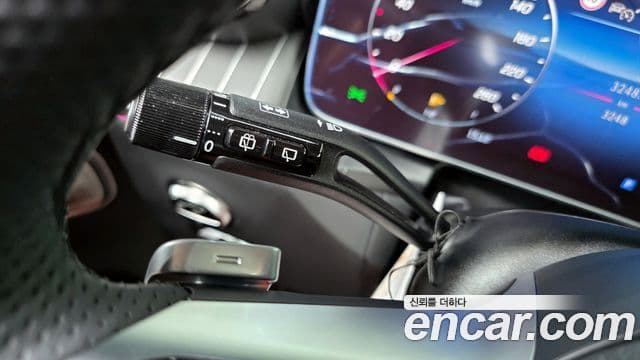 Mercedes-Benz GLC-Class 2025 — Photo 18/33