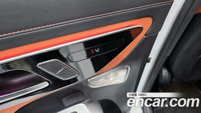 Mercedes-Benz GLC-Class 2025 — Photo 30/33