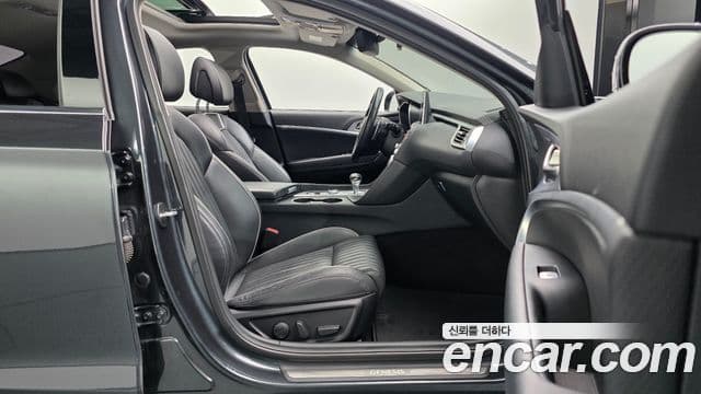 Genesis G70 2018 — Photo 28/33