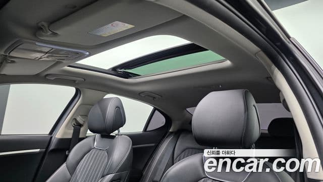 Genesis G70 2018 — Photo 19/33