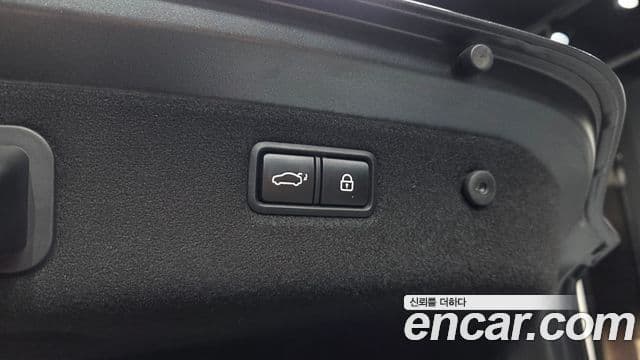 Genesis G70 2018 — Photo 17/33