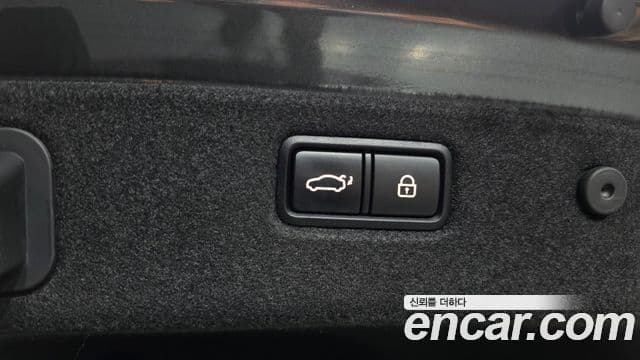 Genesis G70 2019 — ფოტო 16/20