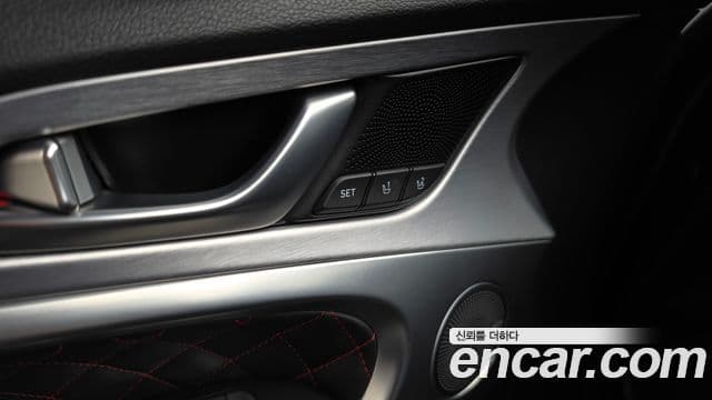Genesis G70 2019 — ფოტო 18/20