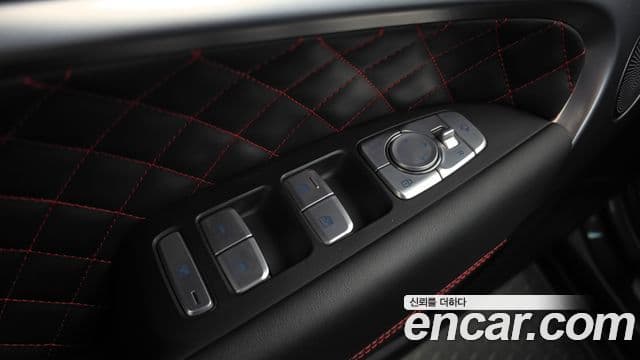 Genesis G70 2019 — ფოტო 14/36