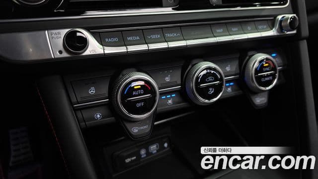 Genesis G70 2019 — ფოტო 18/36