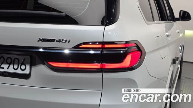 BMW X7 2024 — Photo 32/39