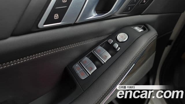 BMW X7 2024 — Photo 18/39