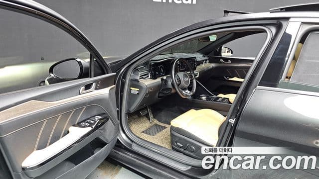 Kia K5 2020 — ფოტო 10/20
