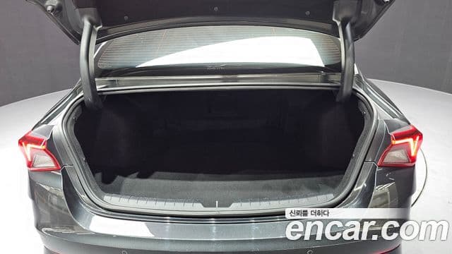 Kia K5 2020 — ფოტო 17/20