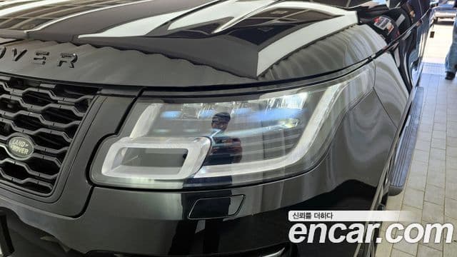 Land Rover Range Rover 2019 — Photo 31/35