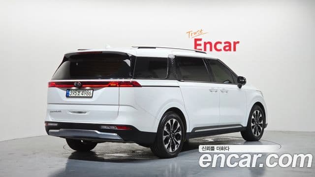 Kia Carnival 2021 — ფოტო 2/20