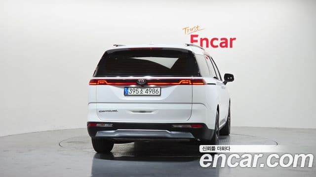 Kia Carnival 2021 — ფოტო 4/20
