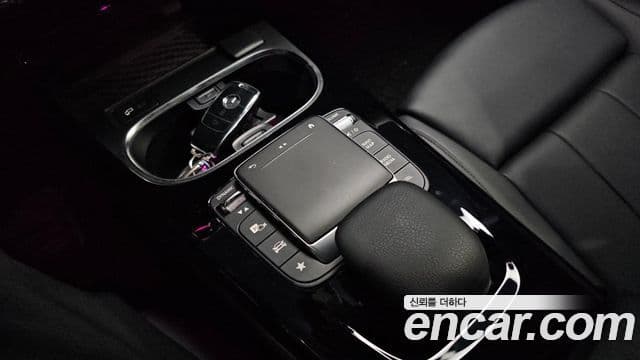 Mercedes-Benz A-Class 2021 — ფოტო 17/20