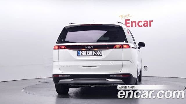 Kia Carnival 2023 — Фото 3/20
